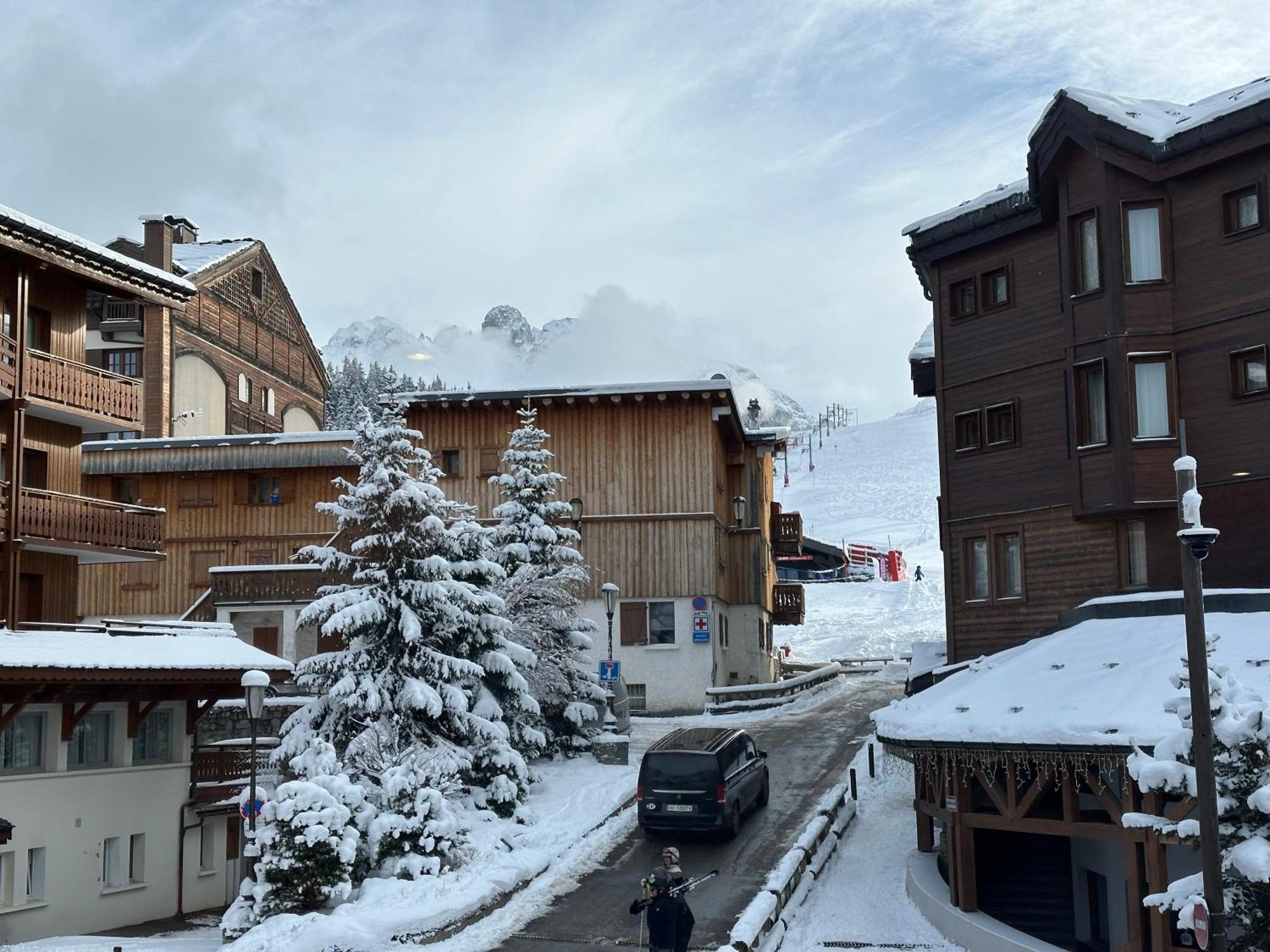 Apartamento Les Loups Blancs Courchevel Exterior foto